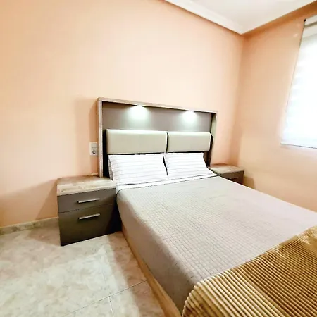 Con Terraza, Piscina Y Playa A 400m Apartment